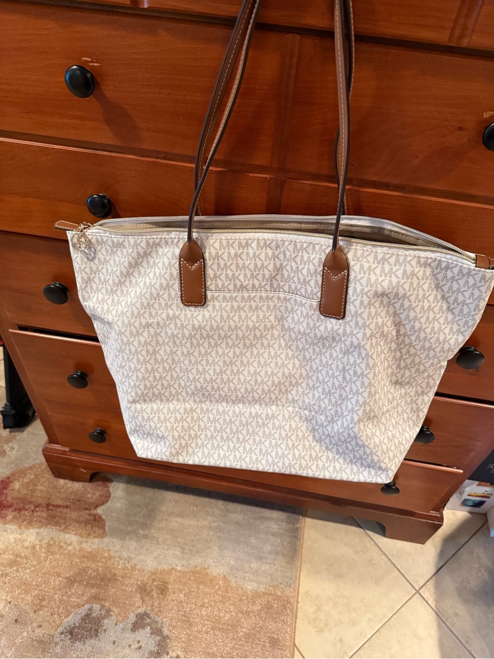Michael Kors Cream & Pink Stripe Signature Tote - Picture 4 of 8